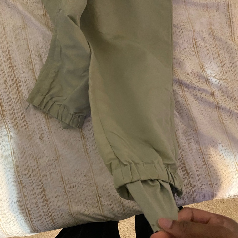 Essential Sweatpants - Picture 7 of 7